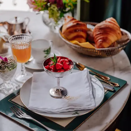 Chateau De Bed & Breakfast Picheny
