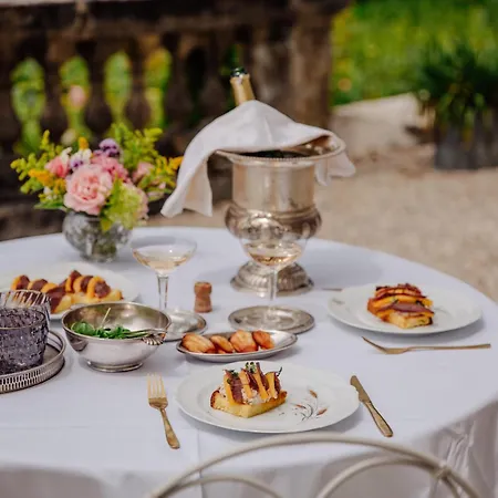 Château De Alojamento de Acomodação e Pequeno-almoço 3*