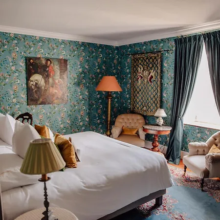 Alojamento de Acomodação e Pequeno-almoço Château De 3*