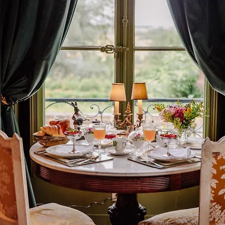 Chateau De Bed & Breakfast