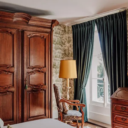 Alojamento de Acomodação e Pequeno-almoço Château De 3*